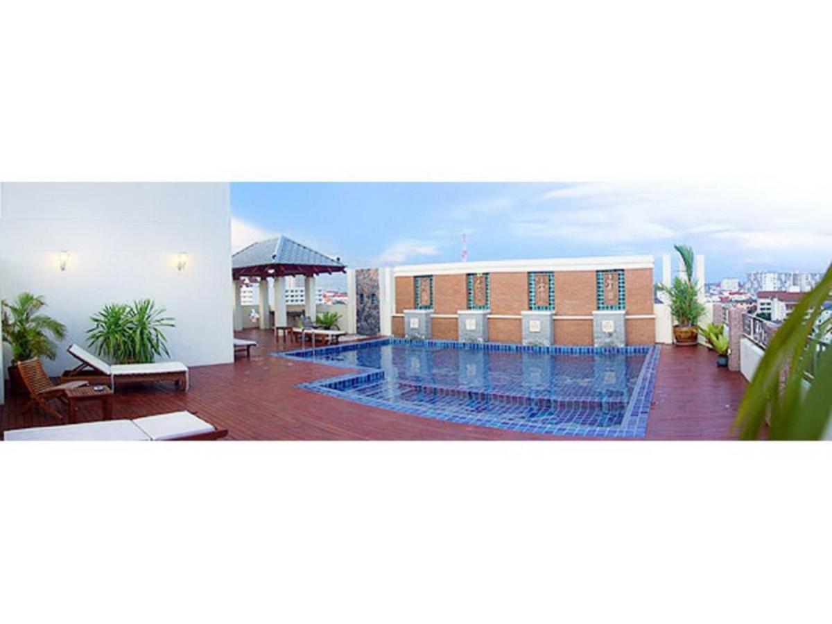 D Apartment Pattaya Esterno foto